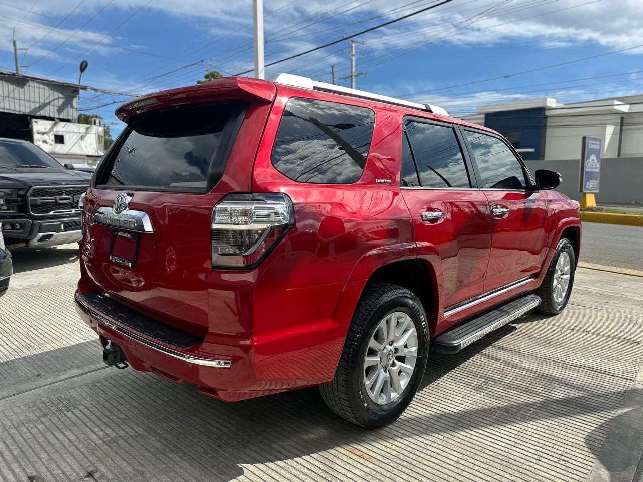 jeepetas y camionetas - vendo Toyota 4runner Limited 4X4 3 Filas de Asientos 2022 US$56,800 5