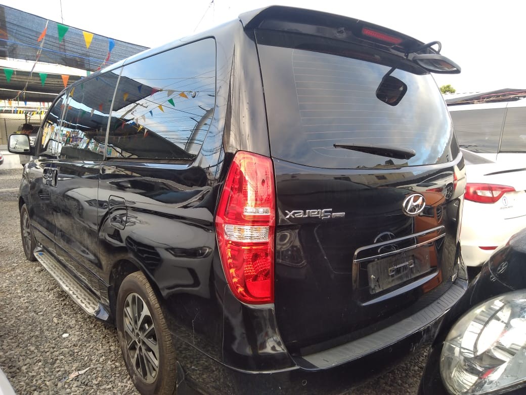 jeepetas y camionetas - HYUNDAI GRAND STAREX 2020 NEGRADESDE: RD$1,750,100 3