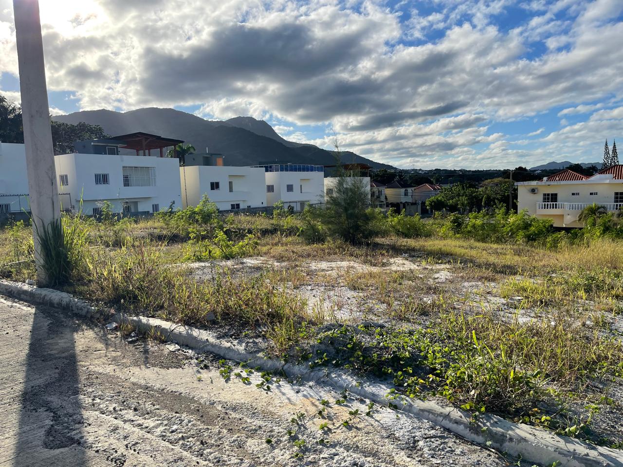 solares y terrenos - Se vende solar en residencial de puerto Plata RD. 4