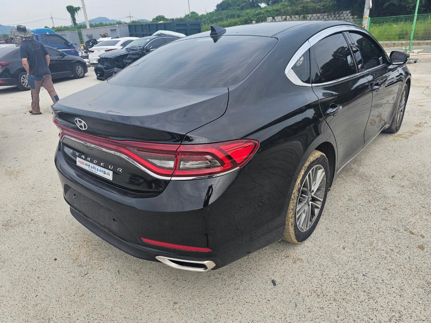 carros - HYUNDAI GRANDEUR 2018 NEGRODESDE: RD$840,100.00 3