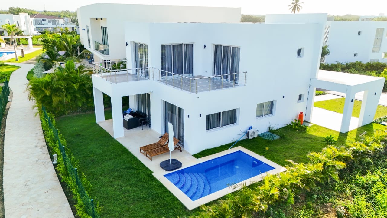 casas vacacionales y villas - vendo villa en la romana 9