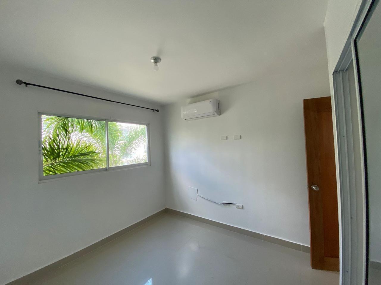 apartamentos - APARTAMENTO EN VENTA PRIMER NIVEL CON PATIO LLANOS DE GURABO SANTIAGO 8
