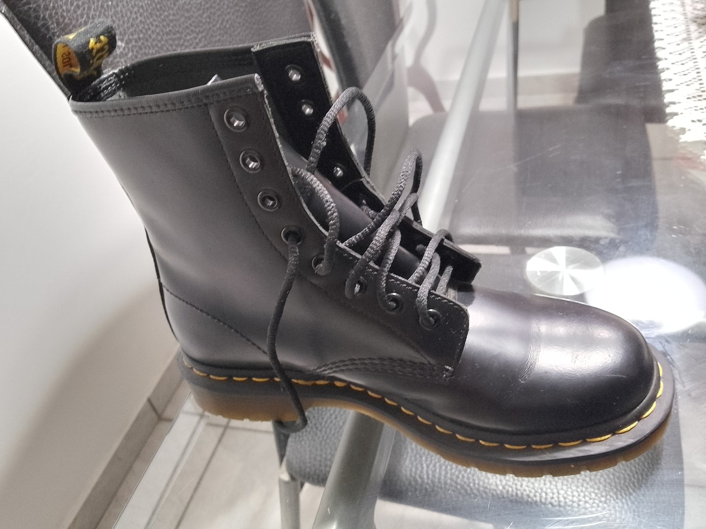 zapatos para hombre - Botas Dr.Martens nuevas ,Originales ,Size 7 US !!! 4