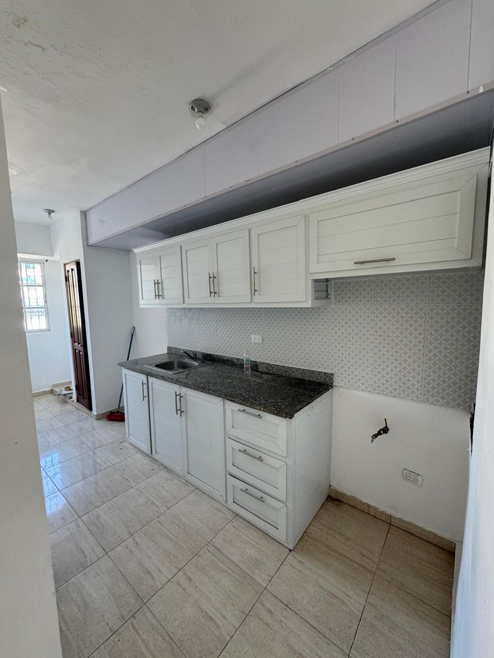 apartamentos - Rebajado apartamento en alquiler en Gazcue, recién remodelado, en USD$800. 4