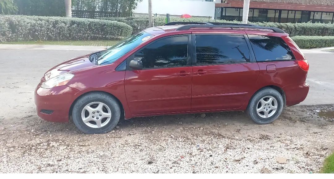 camiones y vehiculos pesados - Vendo toyota sienna  1