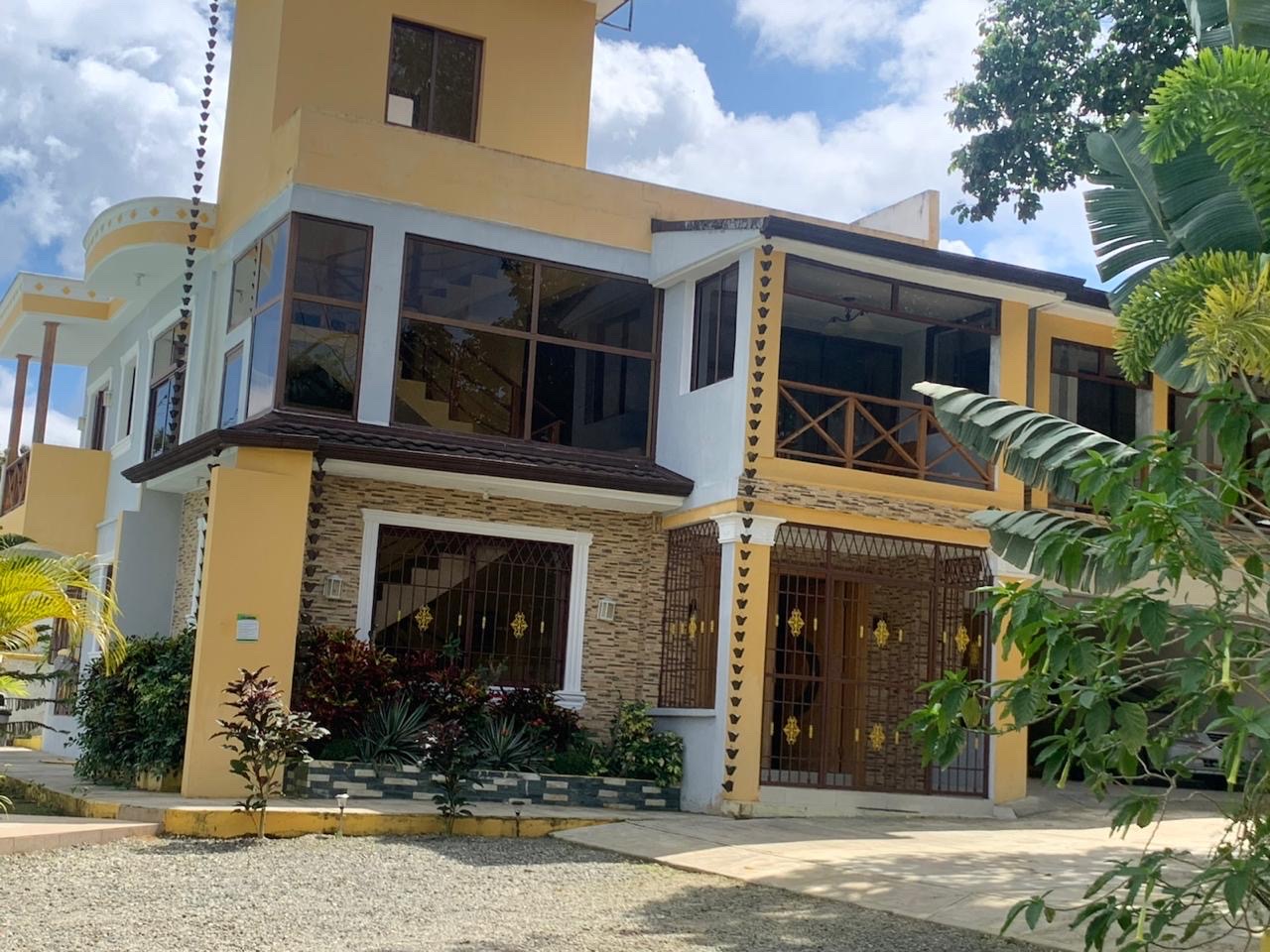 casas vacacionales y villas - Villa disponible para renta en jarabacoa 
en la falda de hamaca de Dios 
