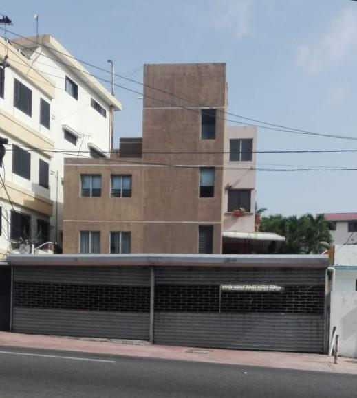 apartamentos - Vendo edificio, en la Avenida Bolívar casi esquina Av. Máximo Gómez