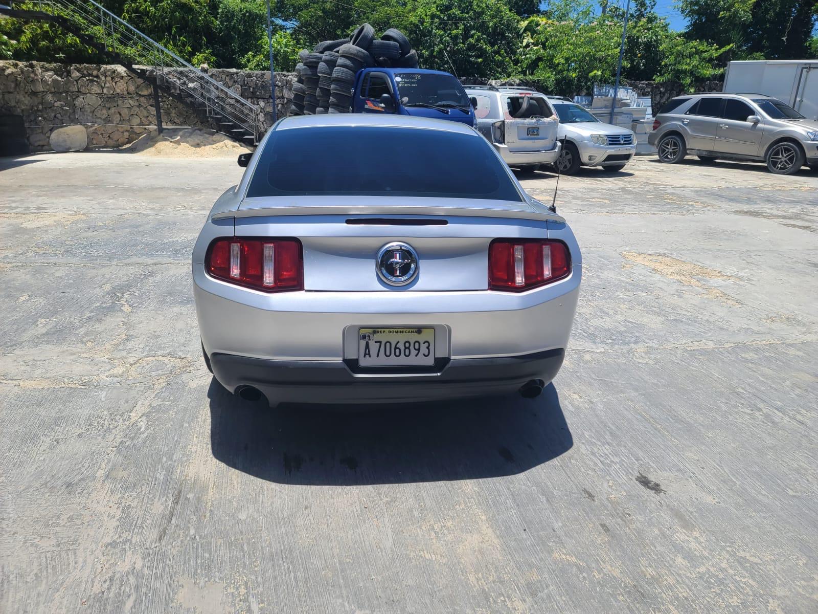 carros - Vendo Ford Mustang usado pero en buenas condicione 2