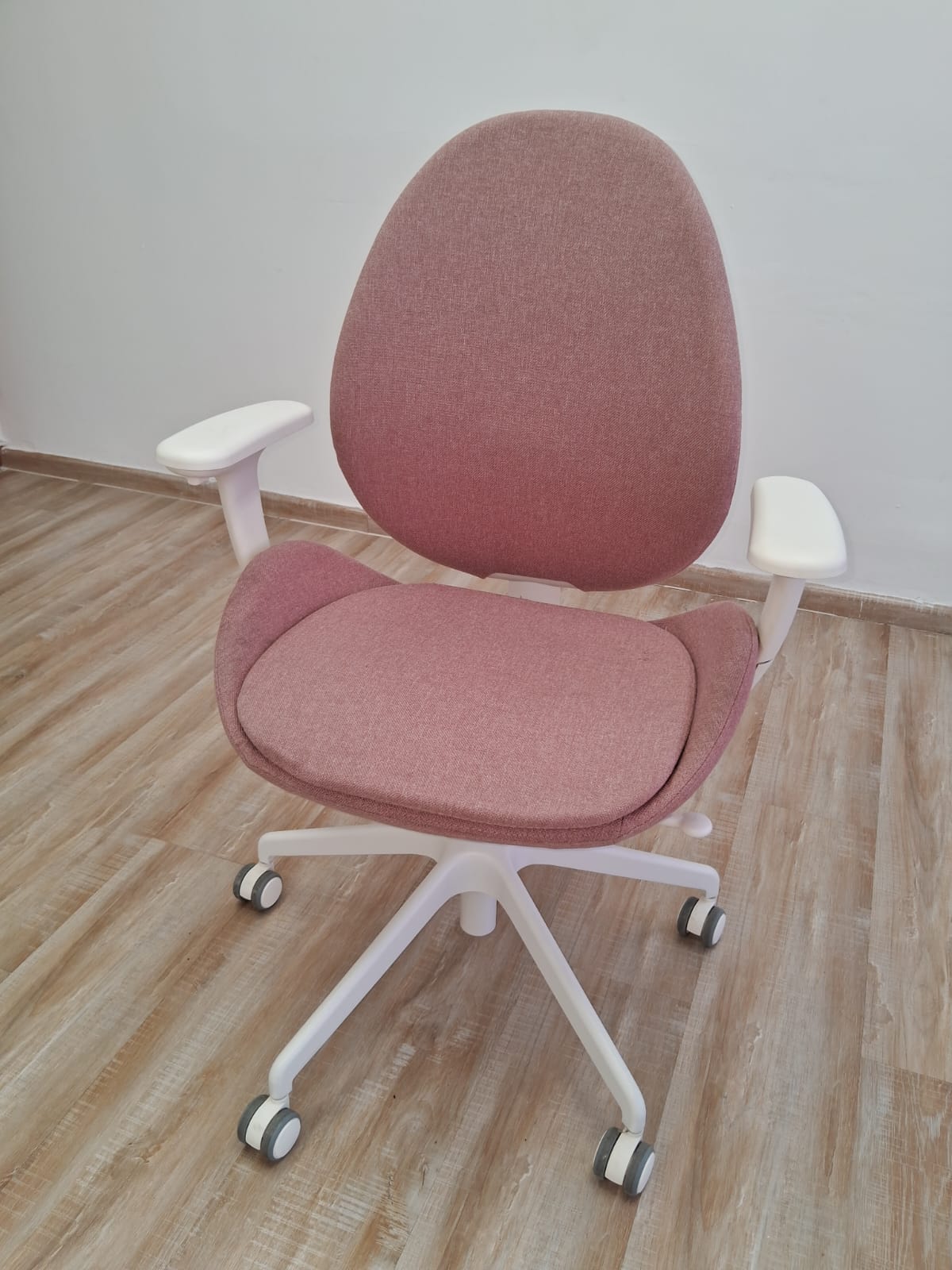 articulos de oficina - Silla de trabajo con reposabrazos(IKEA)(2da Mano)