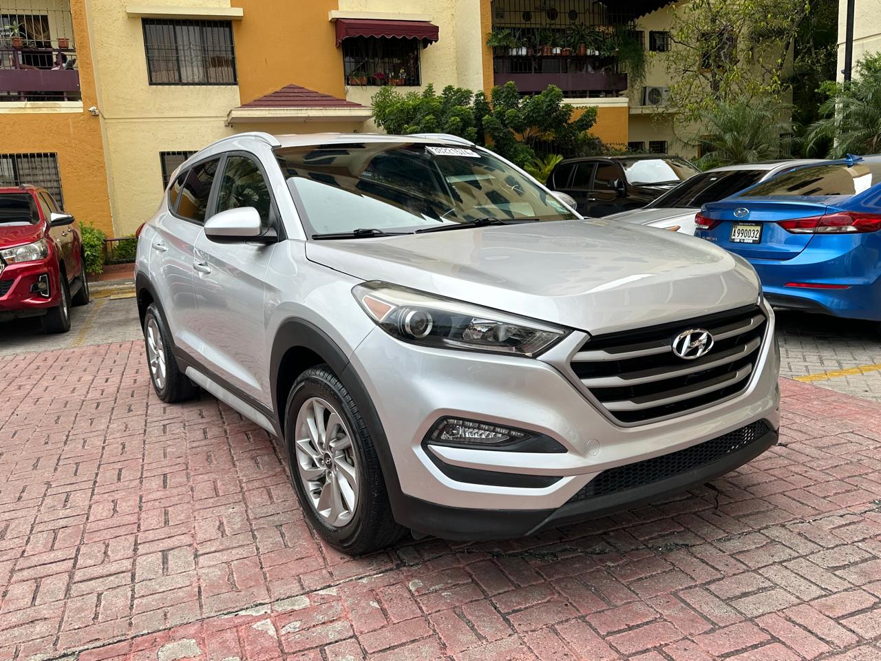 jeepetas y camionetas - HYUNDAI TUCSON SEL 18 CLEAN CARFAX 3