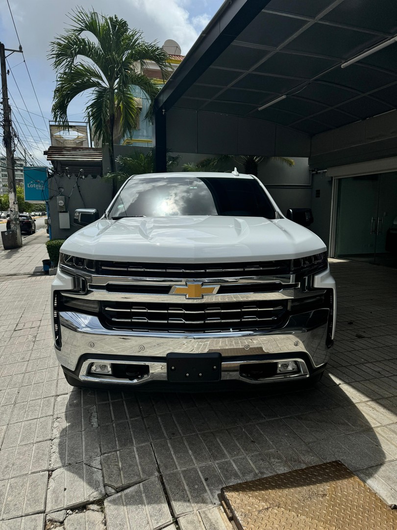 jeepetas y camionetas - CHEVROLET SILVERADO LTZ 4WD