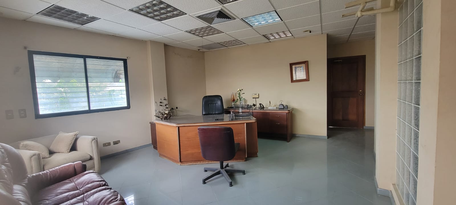 oficinas y locales comerciales - Rento nave detrás ole km 18