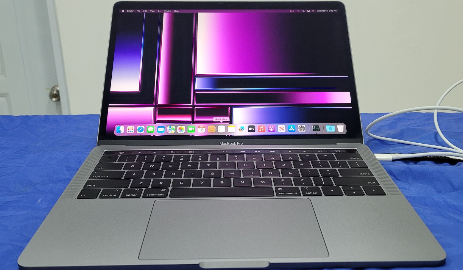 computadoras y laptops - Macbook Pro a1989 13 Core i7 Ram 16gb Disco 512gb año 2018 1