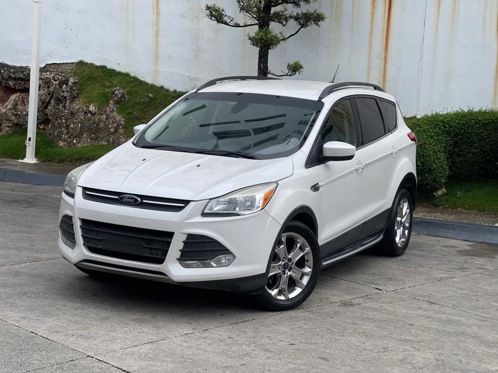 jeepetas y camionetas - FORD ESCAPE 2014 SEL  BLANCA PERLA IMPECABLE EXCELENTES CONDICIONES