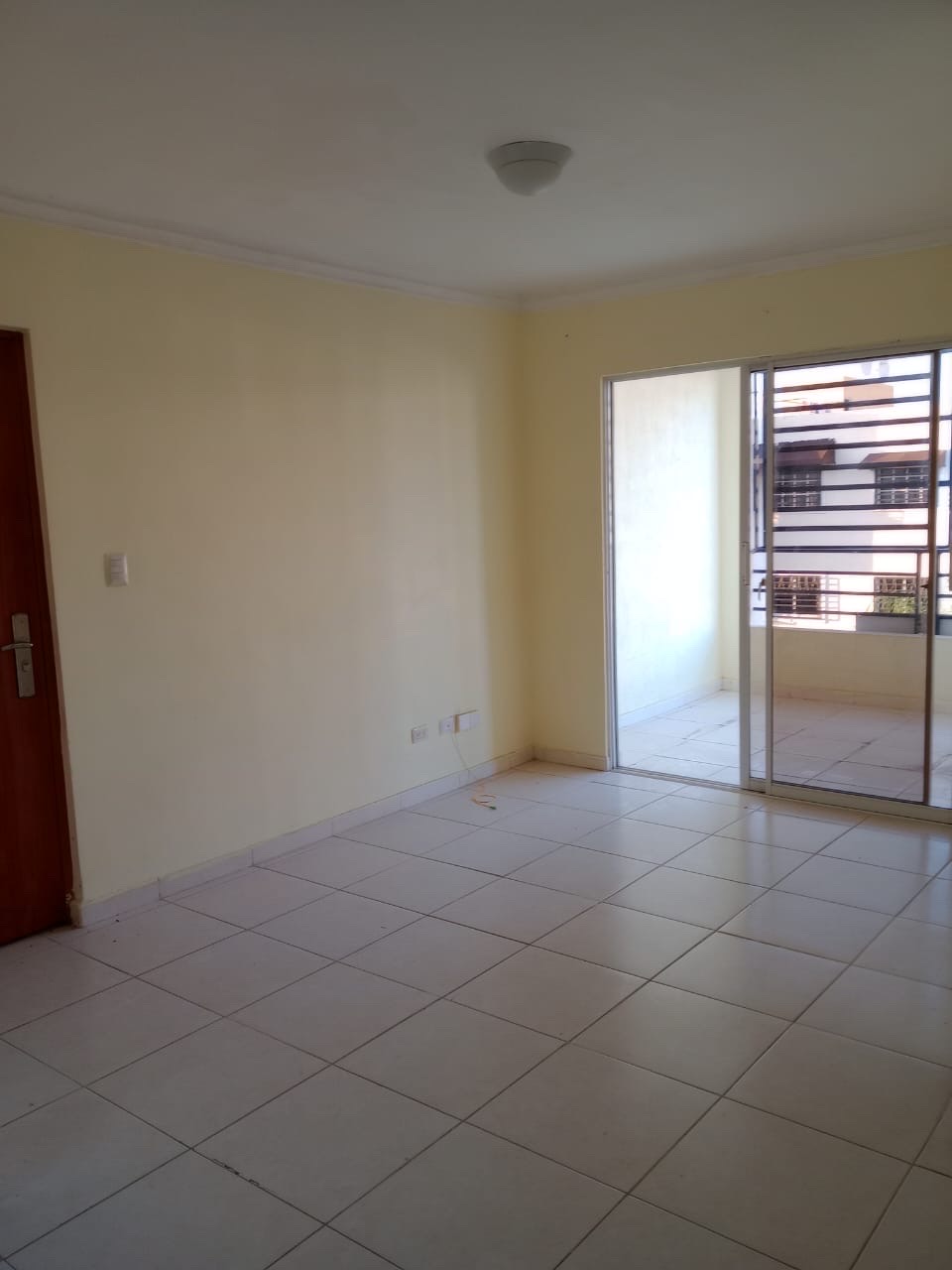 apartamentos - venta de apartamento 4to piso de 79mts en la autopista de san Isidro labrador  9