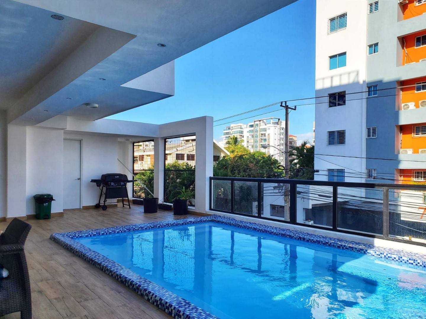 apartamentos - Evaristo Morales amueblado 1 habitacion 1 bano 1 parqueo balcon estudio 6