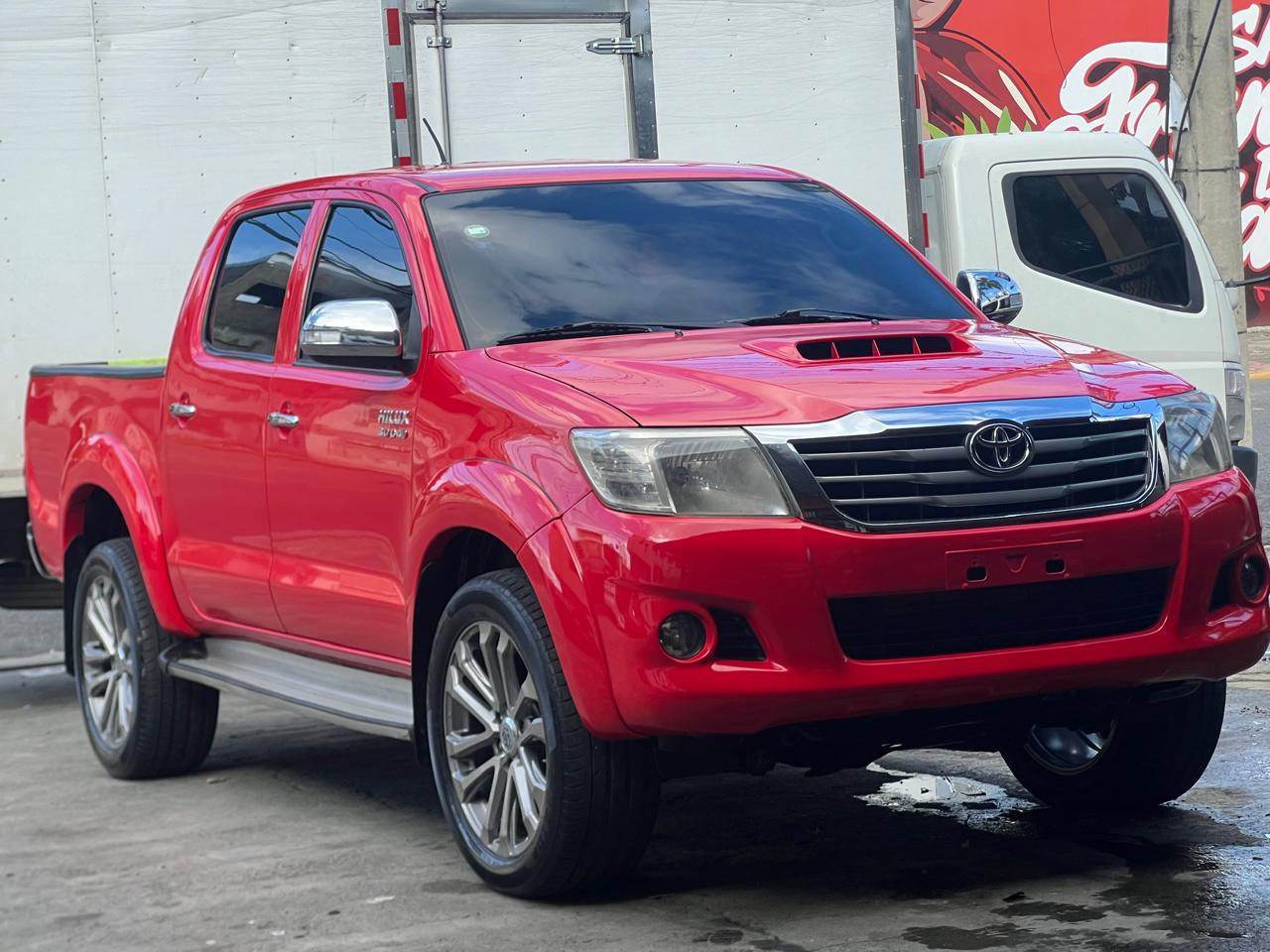 jeepetas y camionetas - Toyota hilux 2014 1