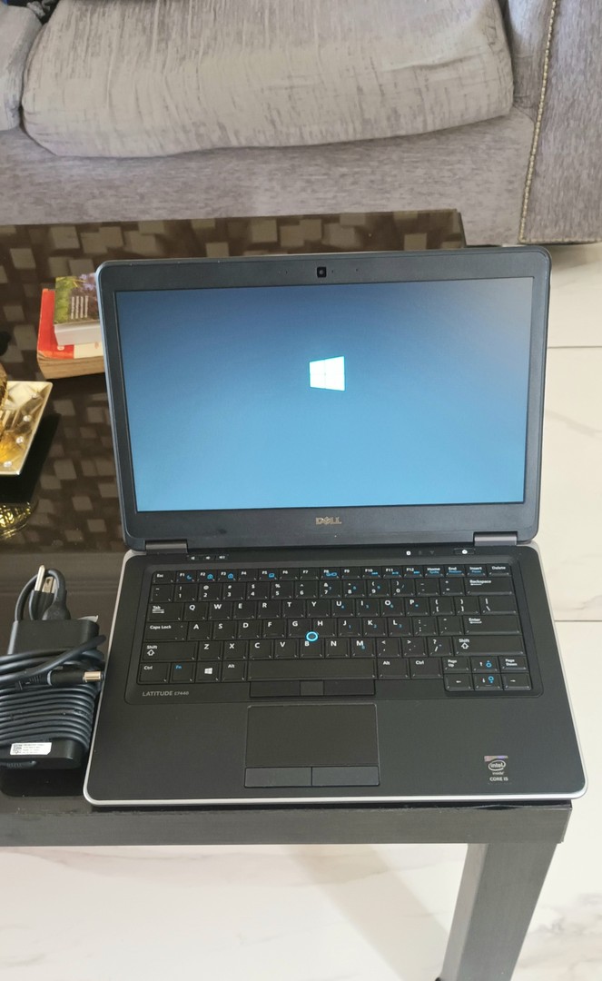 computadoras y laptops - Laptop Dell Slim e7440 i5 16GB Ram 128GB ssd + 500GB HDD Win 10 Pro
