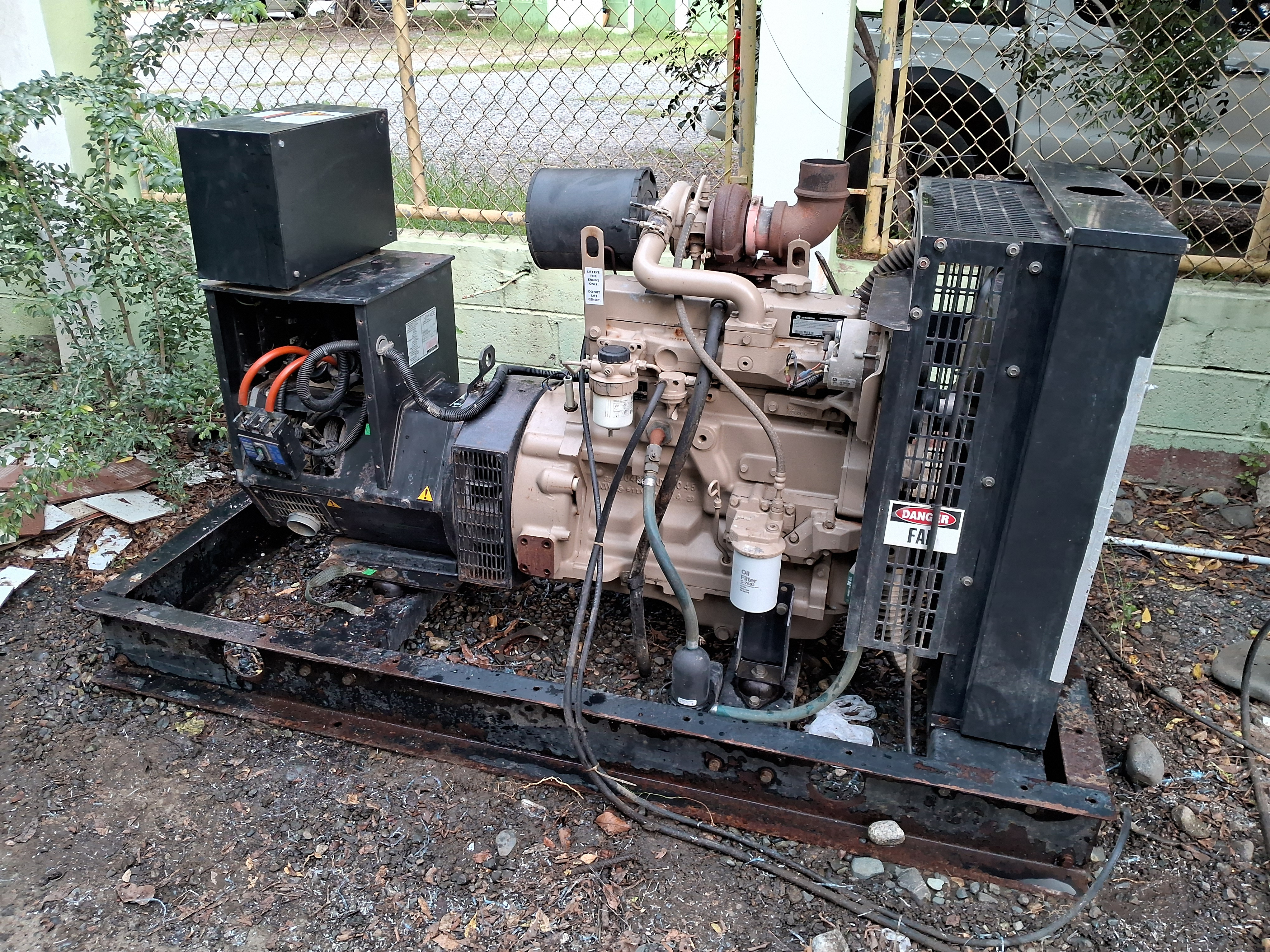 plantas e inversores - Planta Electrica de 60 kw John Deere Diesel 6