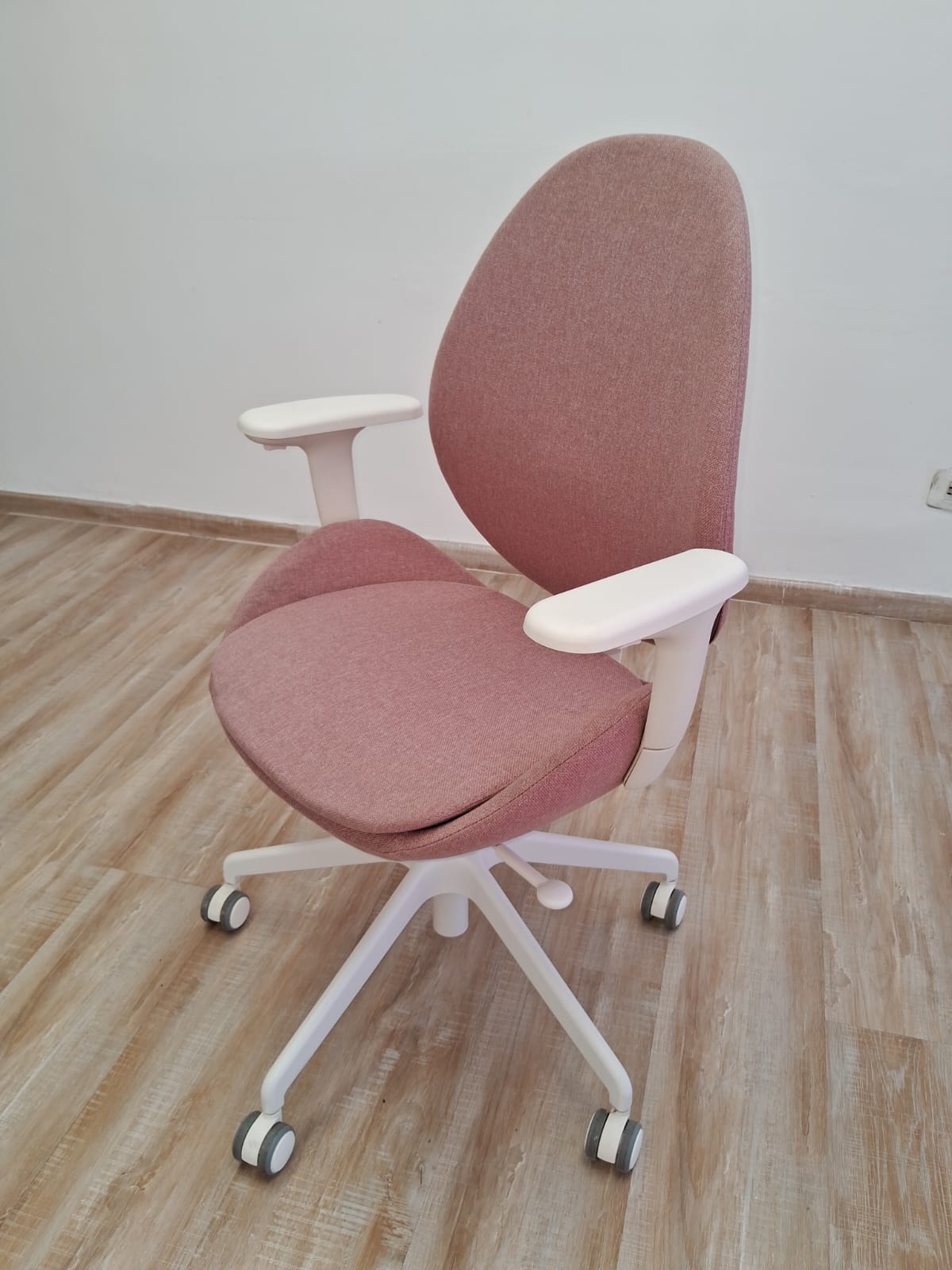 articulos de oficina - Silla de trabajo con reposabrazos(IKEA)(2da Mano) 1