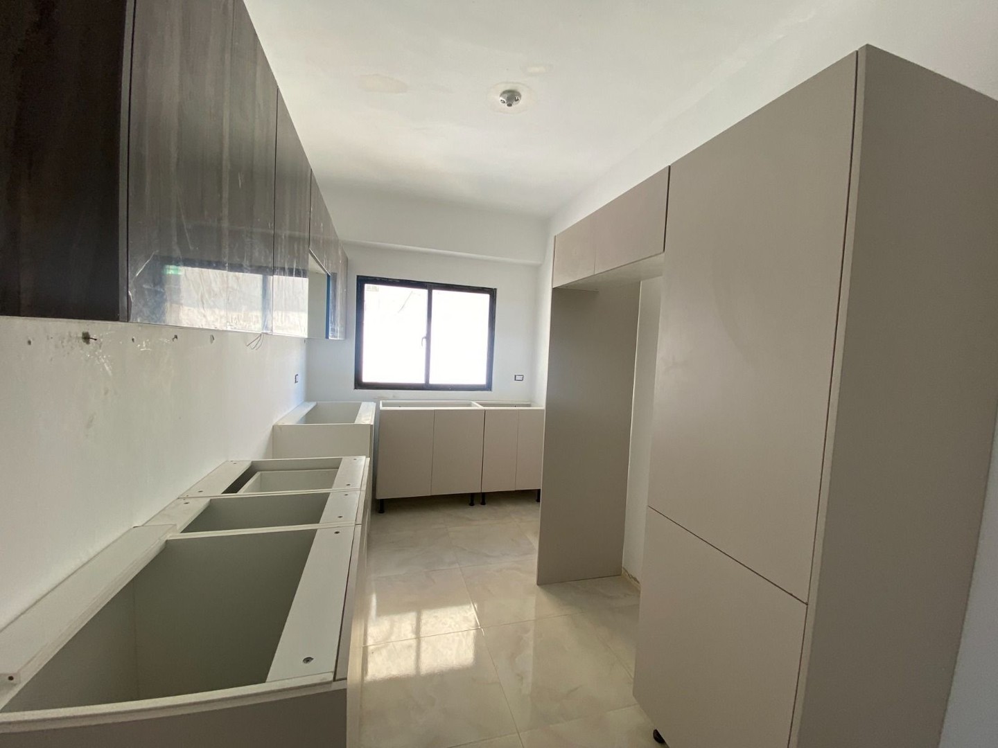 apartamentos - Renacimiento de 3 habitaciones 2.5 banos 2 parqueos balcon  4