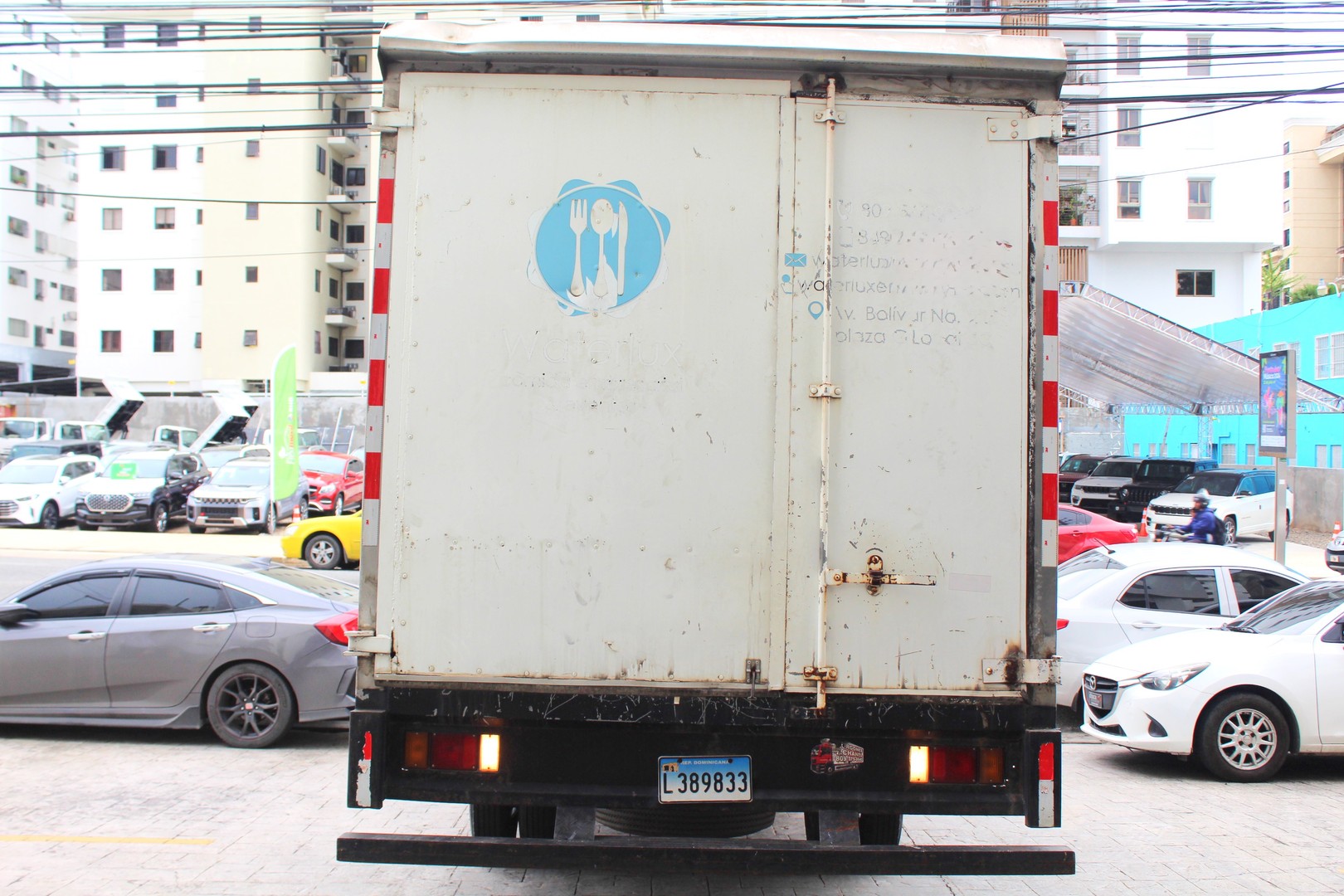 camiones y vehiculos pesados - ISUZU NPR 14 pies con Furgón 2019 2