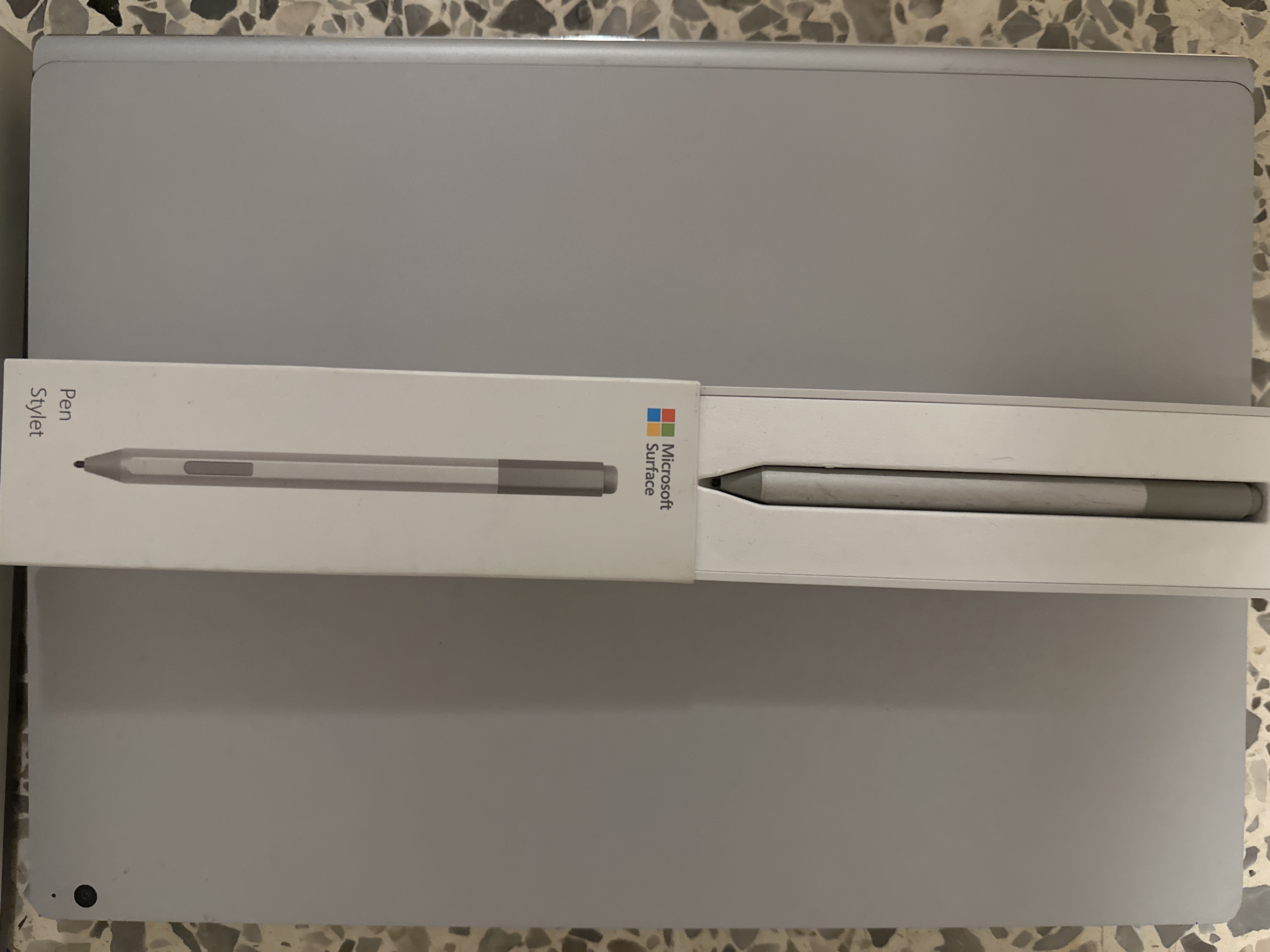 computadoras y laptops - Laptop Microsoft surface book 2 15” incluye Pen $39,000  2