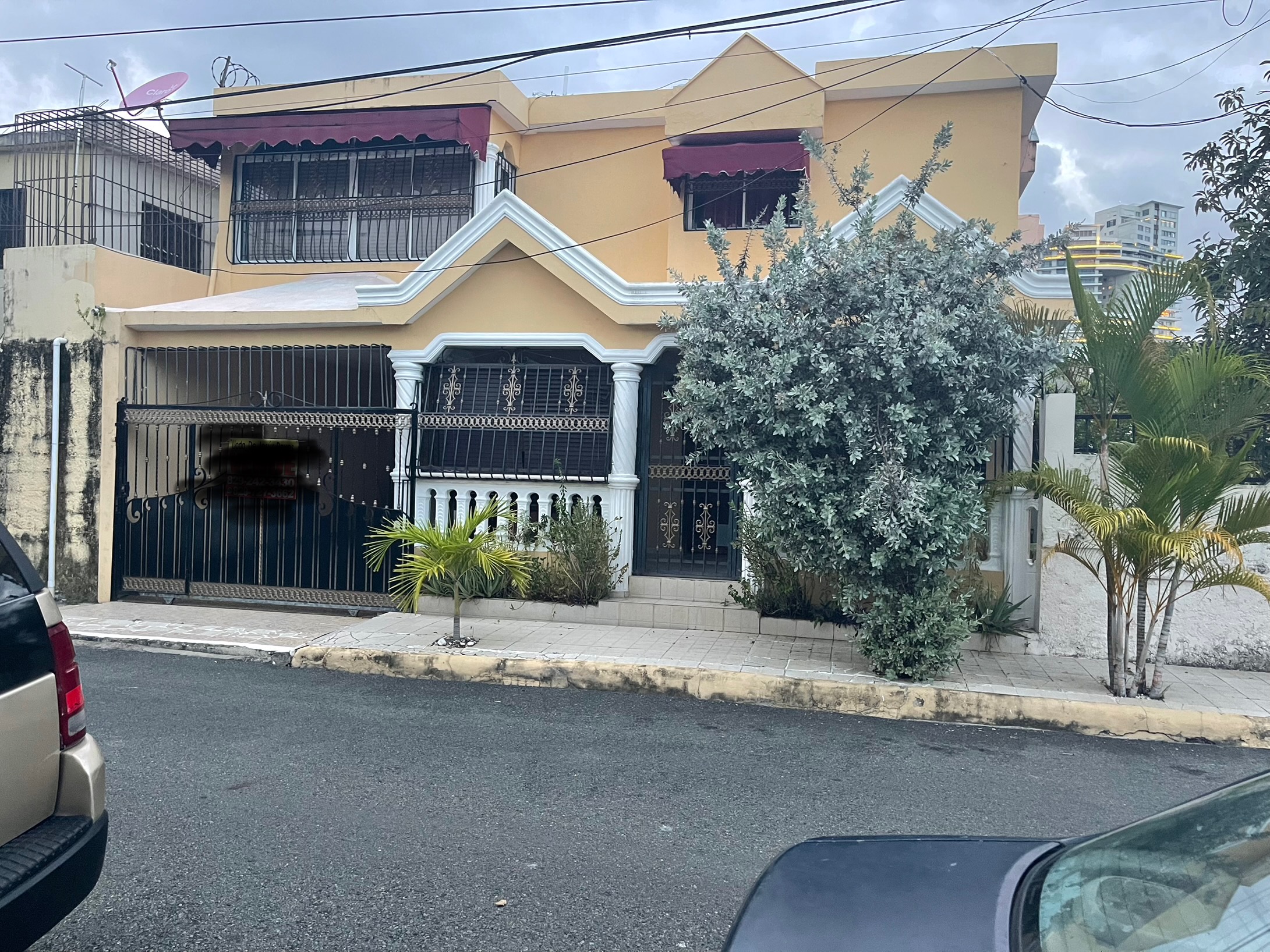 casas - Vendo Casa en la Av. Independencia, Santo Domingo 