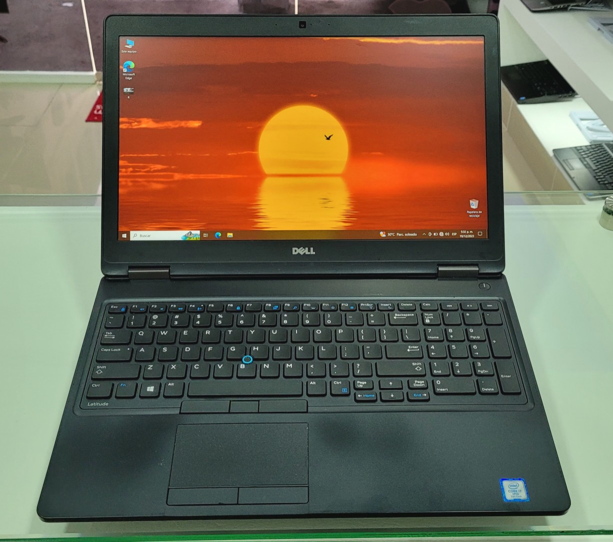 computadoras y laptops - Dell 5580 17 Pulg Core i7 7ma Gen Ram 16gb ddr4 Video intel Y Nvidea 10gb 0