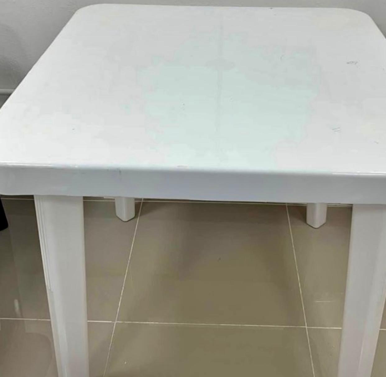 muebles y colchones - vendo mesa blanca de oportunidad  en excelentes condiciones