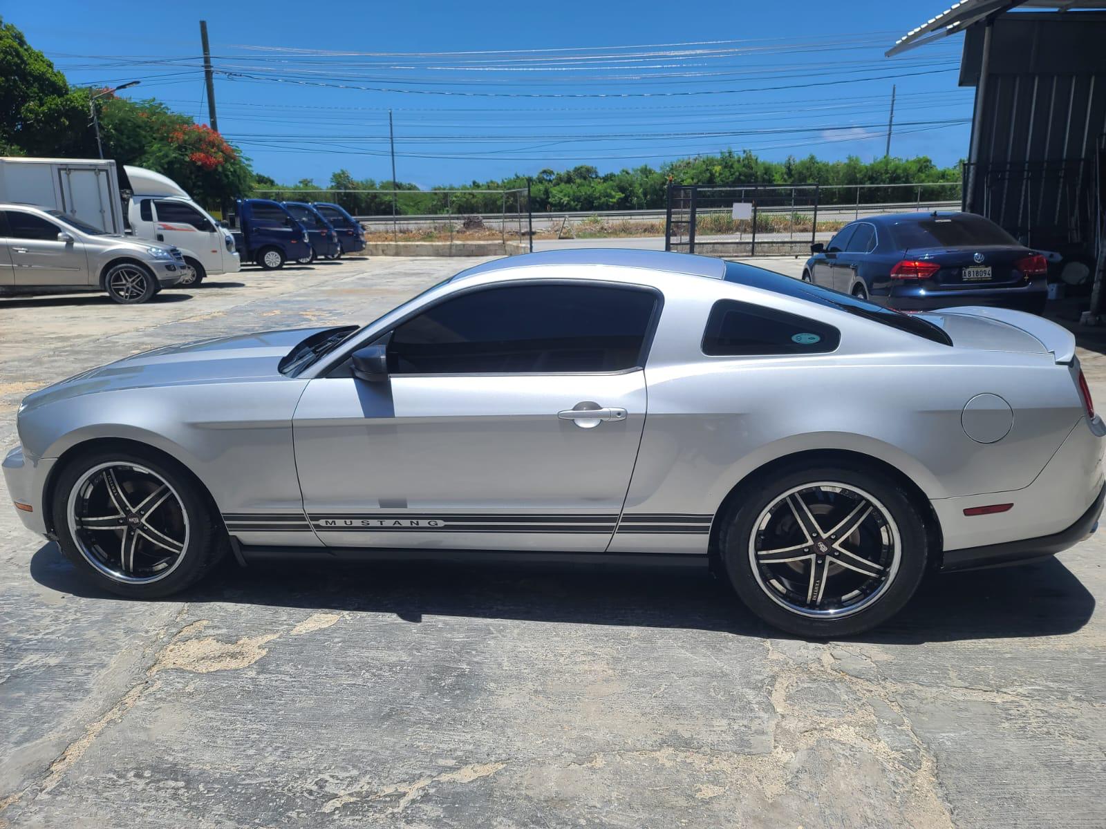 carros - Vendo Ford Mustang usado pero en buenas condicione 4