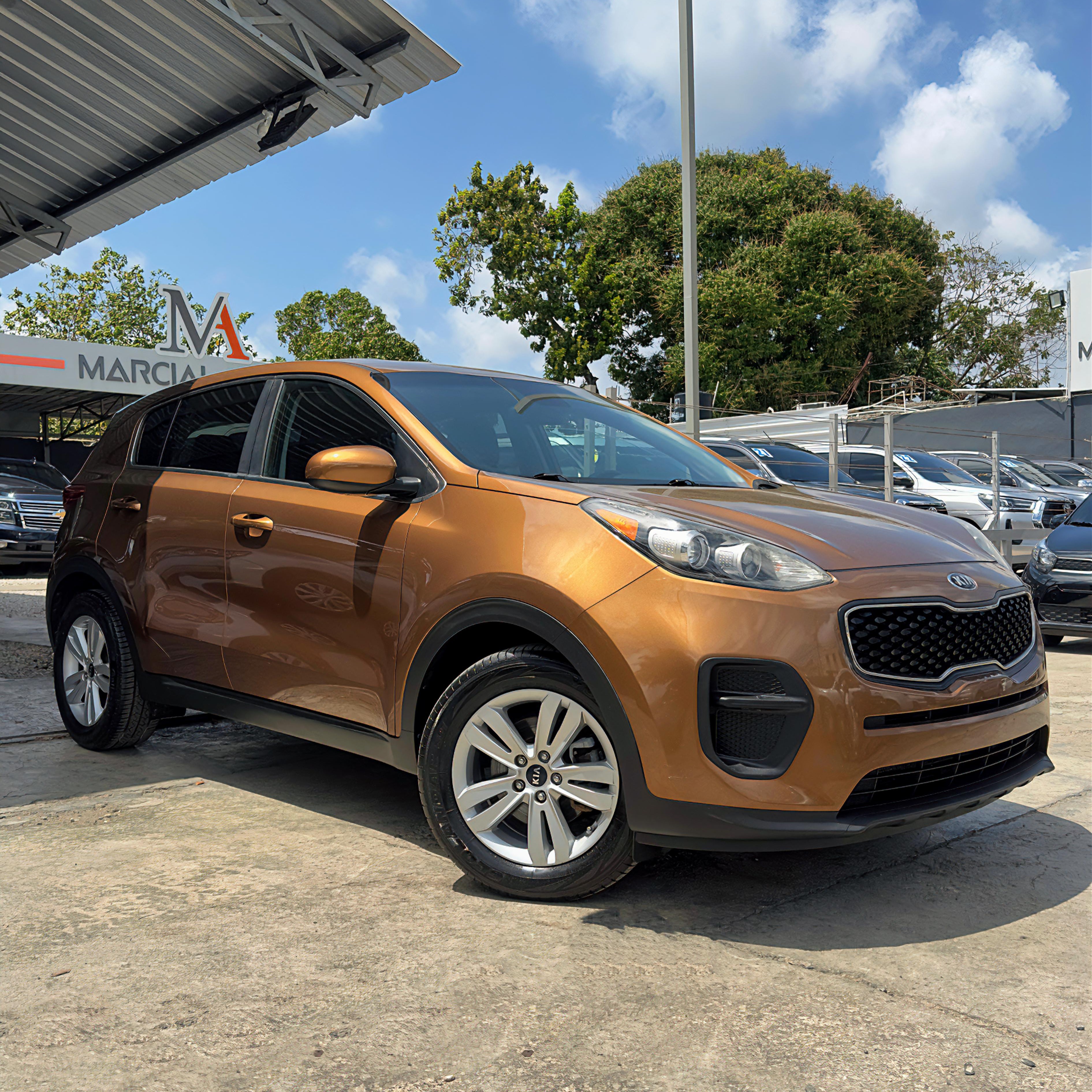 jeepetas y camionetas - Montate en esta impecable lujosa deportiva kia sportage LX 2018 