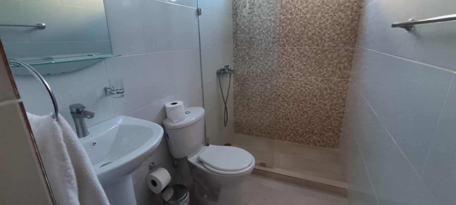 apartamentos - airbnb AMUEBLADO 1er nivel dorado 1ro con piscina 4