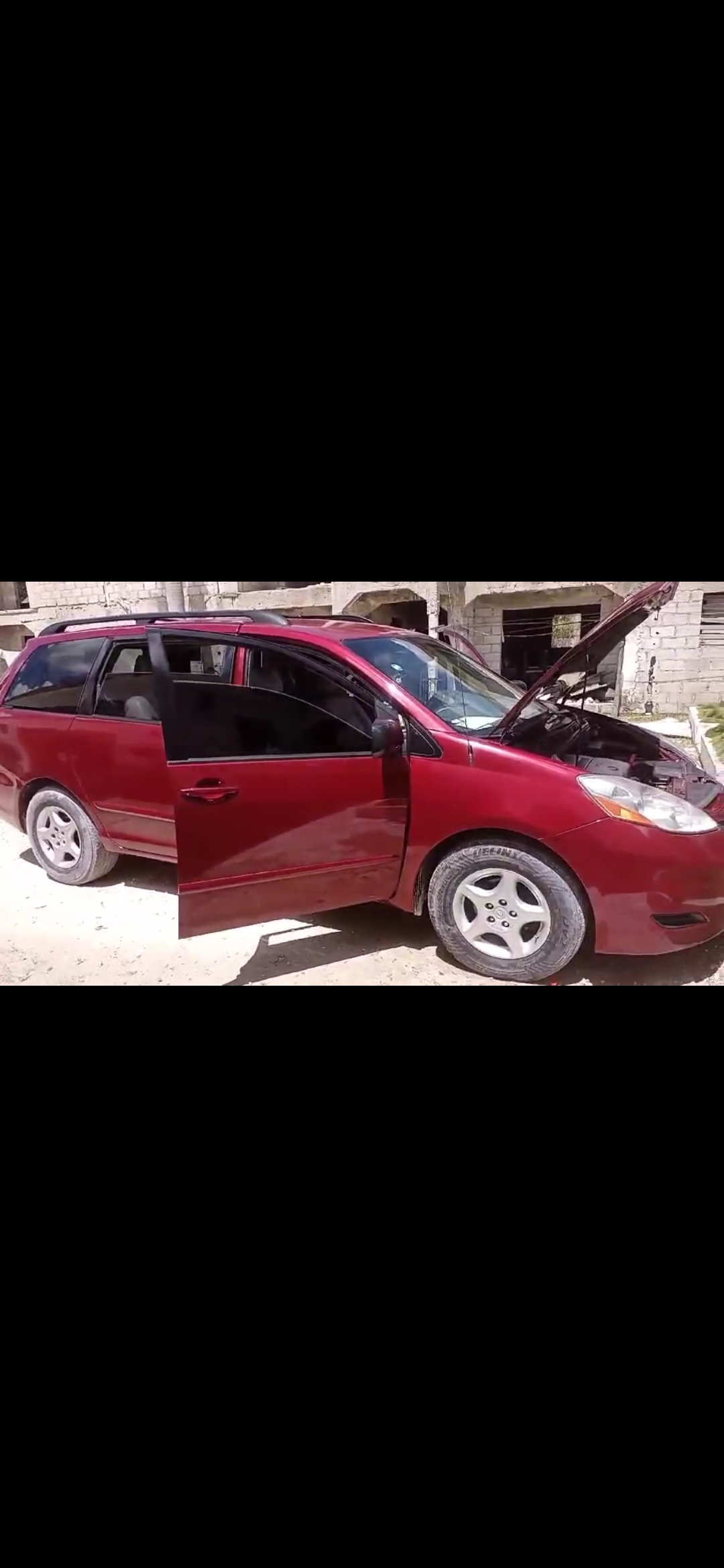 camiones y vehiculos pesados - Vendo toyota sienna  4