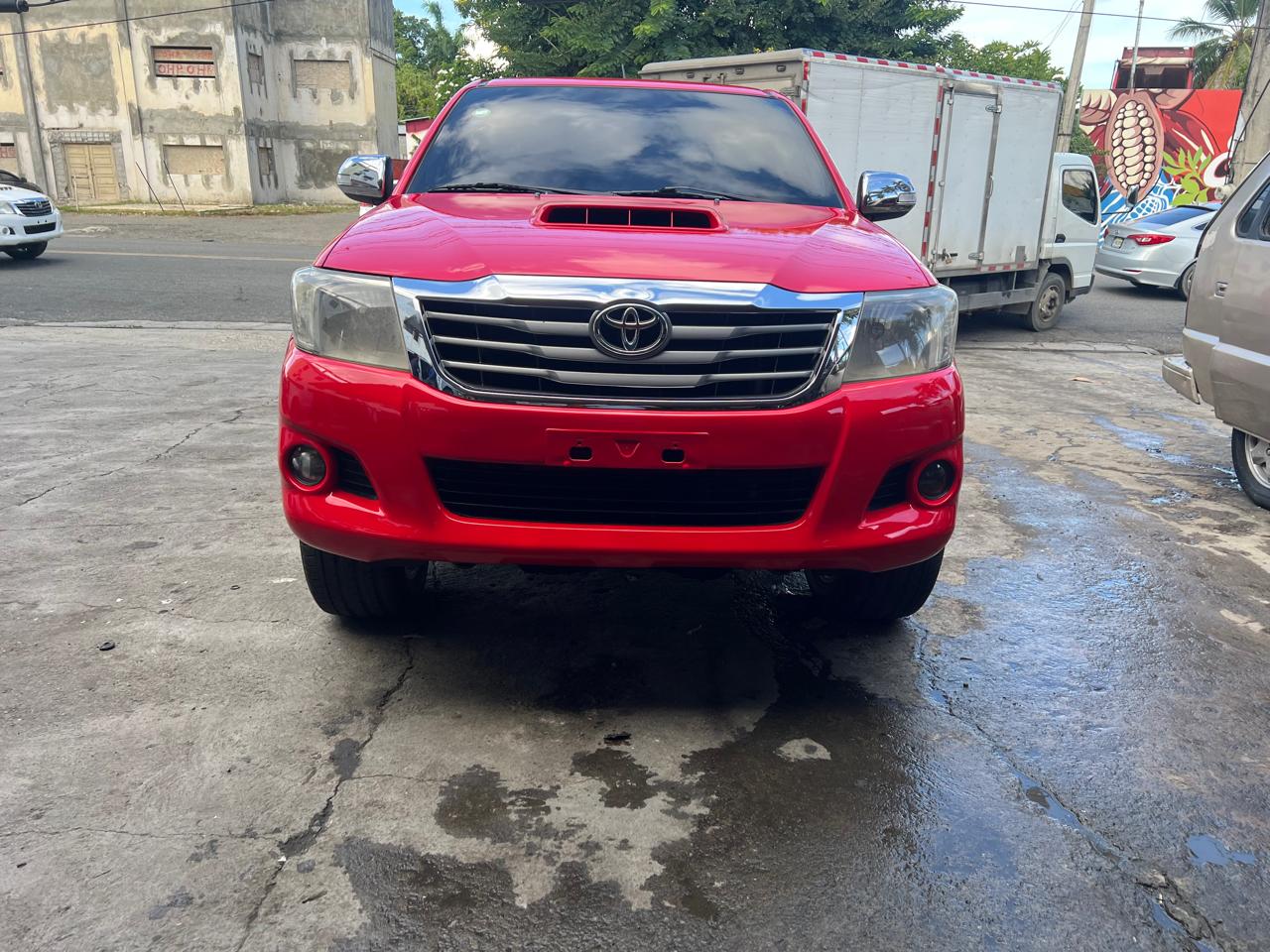 jeepetas y camionetas - Toyota hilux 2014 3