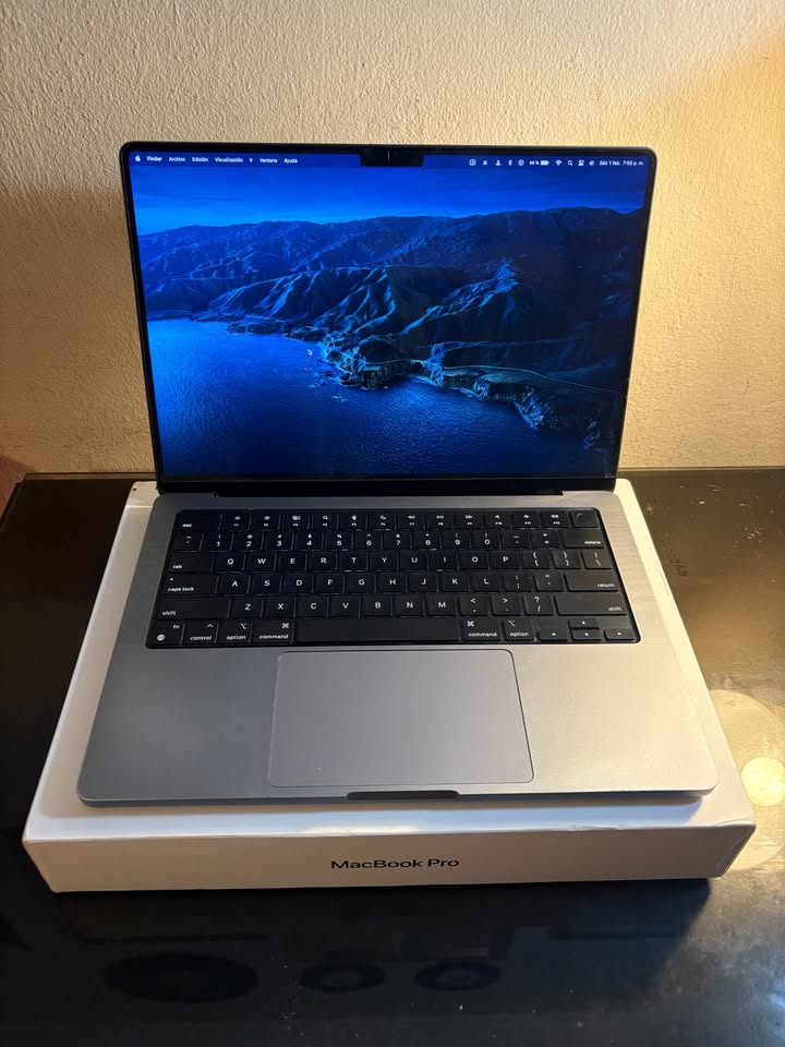 computadoras y laptops - MacBook Pro 14" M1 Pro 2021