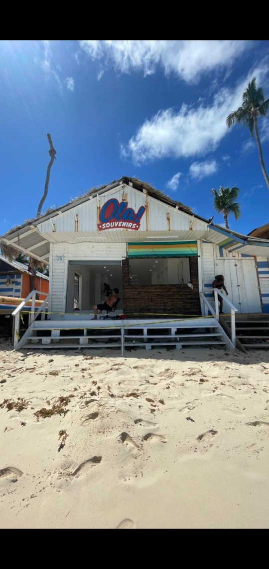 oficinas y locales comerciales - Hermosa local en la.Playa cortesito 0