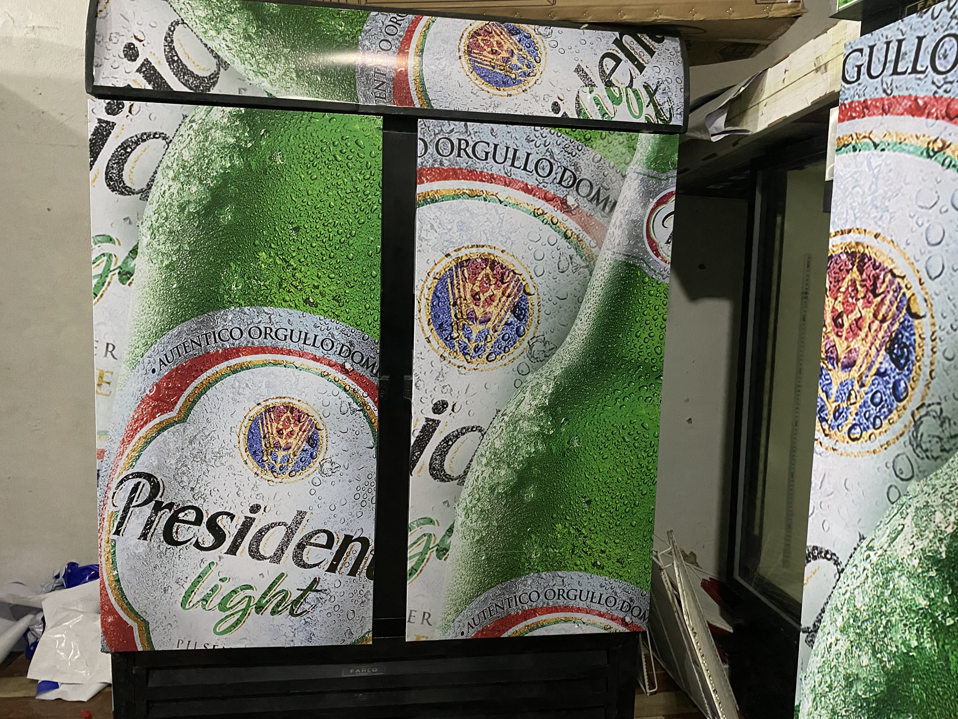 equipos profesionales - Exhibidores y freezer cervecero  1