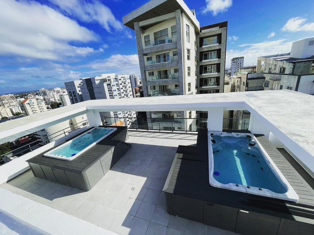apartamentos - Vendo Naco piso 5 nuevo de oportunidad dos hab dos baños dos parqueos balcón bal 9