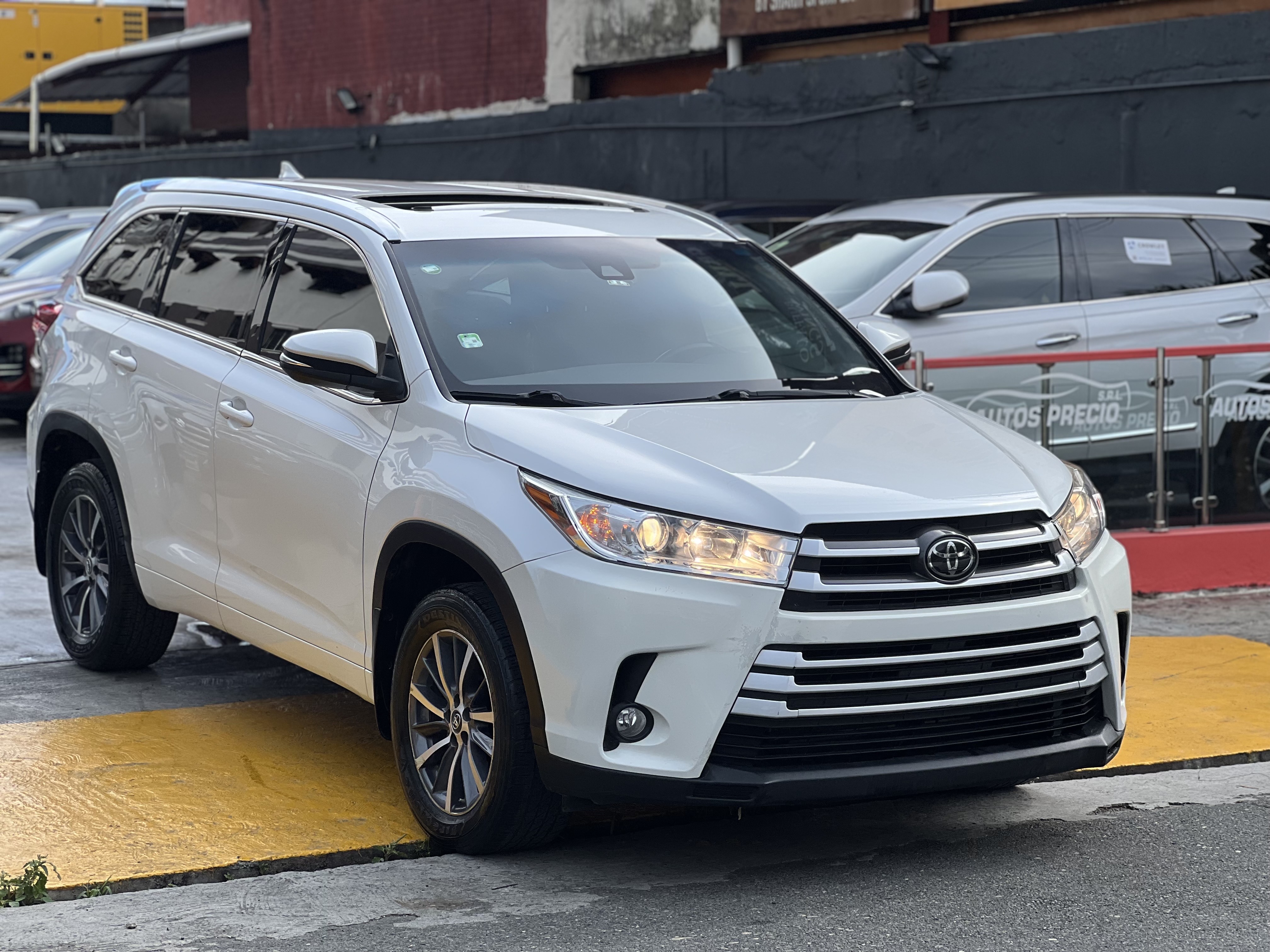 jeepetas y camionetas - Toyota Highlander XLE 4x4 2018 2