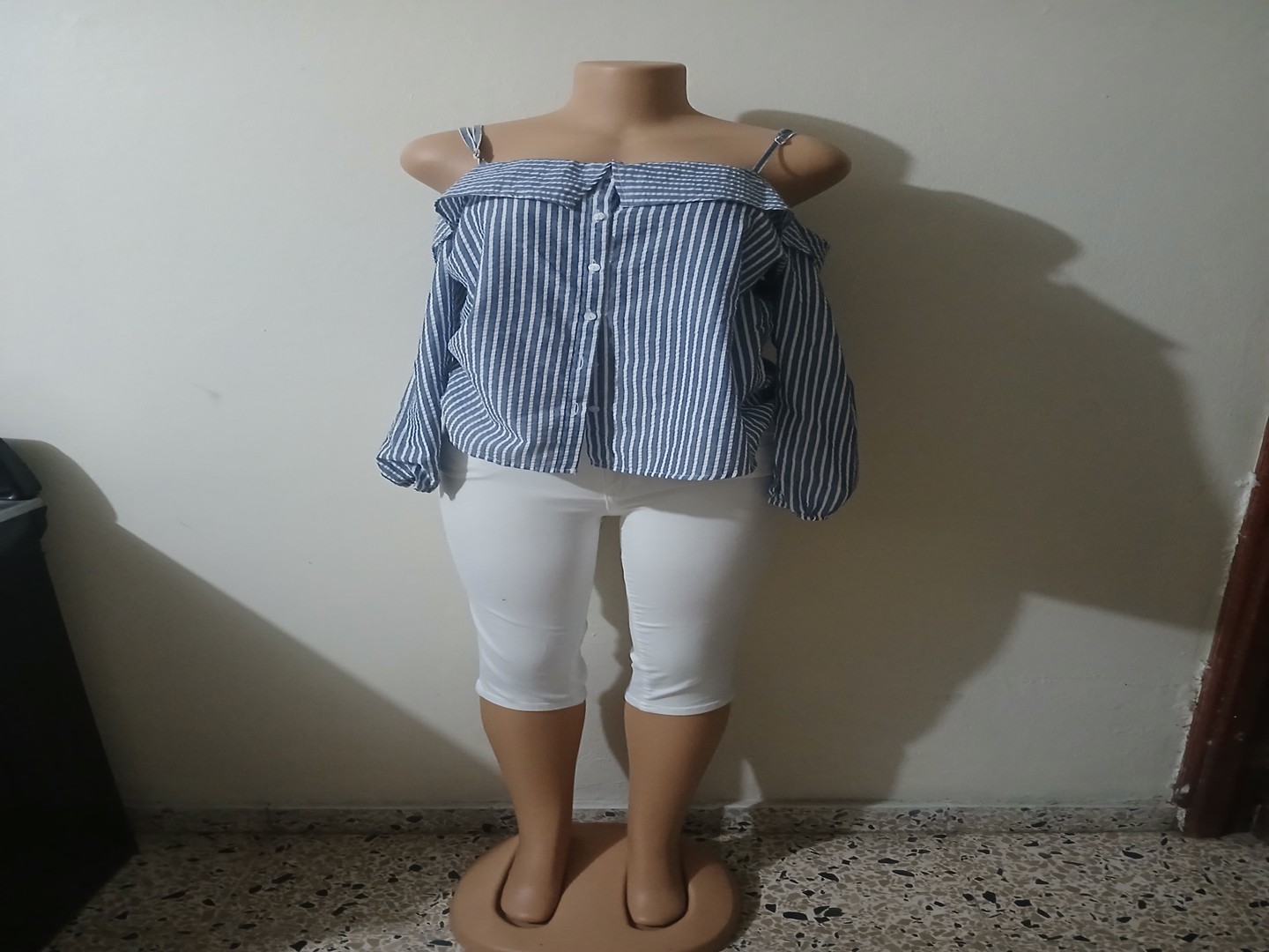 ropa para mujer - Vendo todo para que emprendas tu negocio de venta ropa y más..de paca. 1