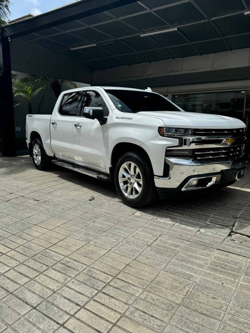 jeepetas y camionetas - CHEVROLET SILVERADO LTZ 4WD 1