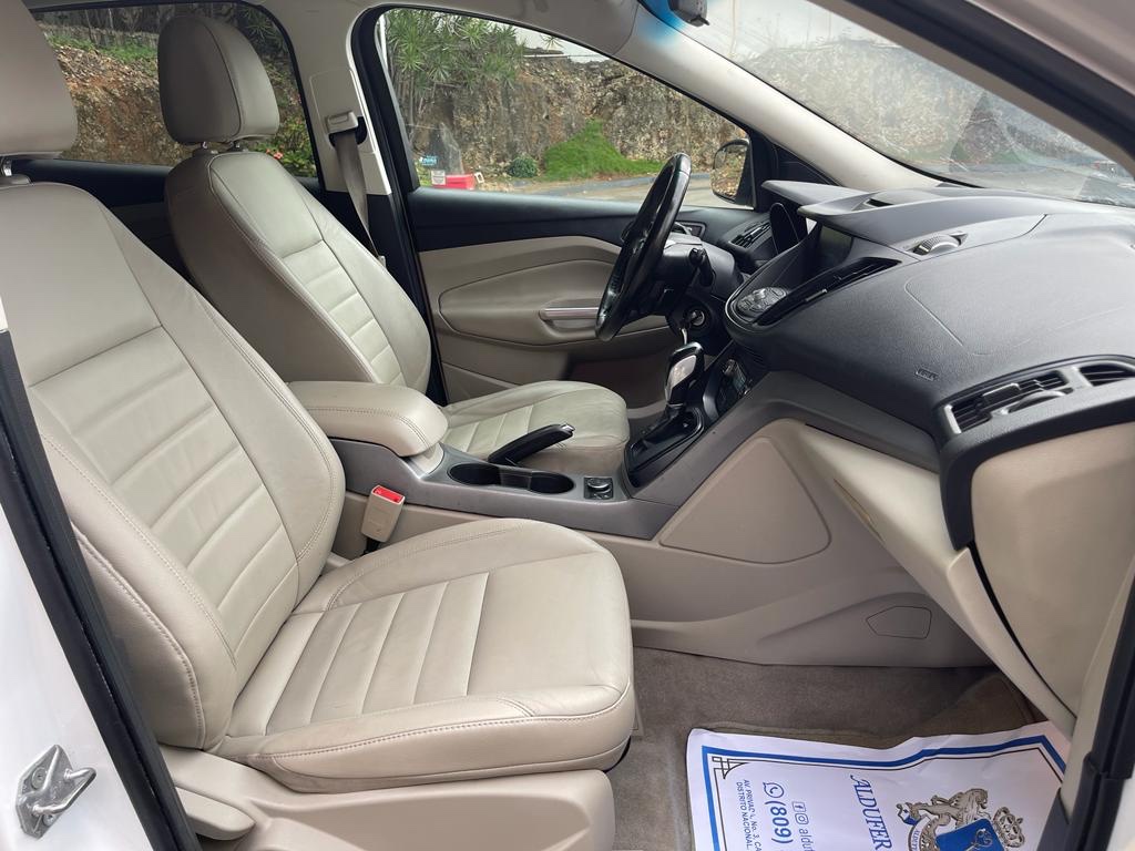 jeepetas y camionetas - FORD ESCAPE 2014 SEL  BLANCA PERLA IMPECABLE EXCELENTES CONDICIONES 4