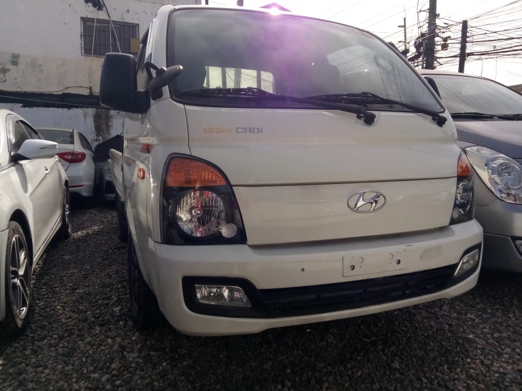 camiones y vehiculos pesados - HYUNDAI PORTER 2017 BLANCODESDE: RD$ 870,100.00