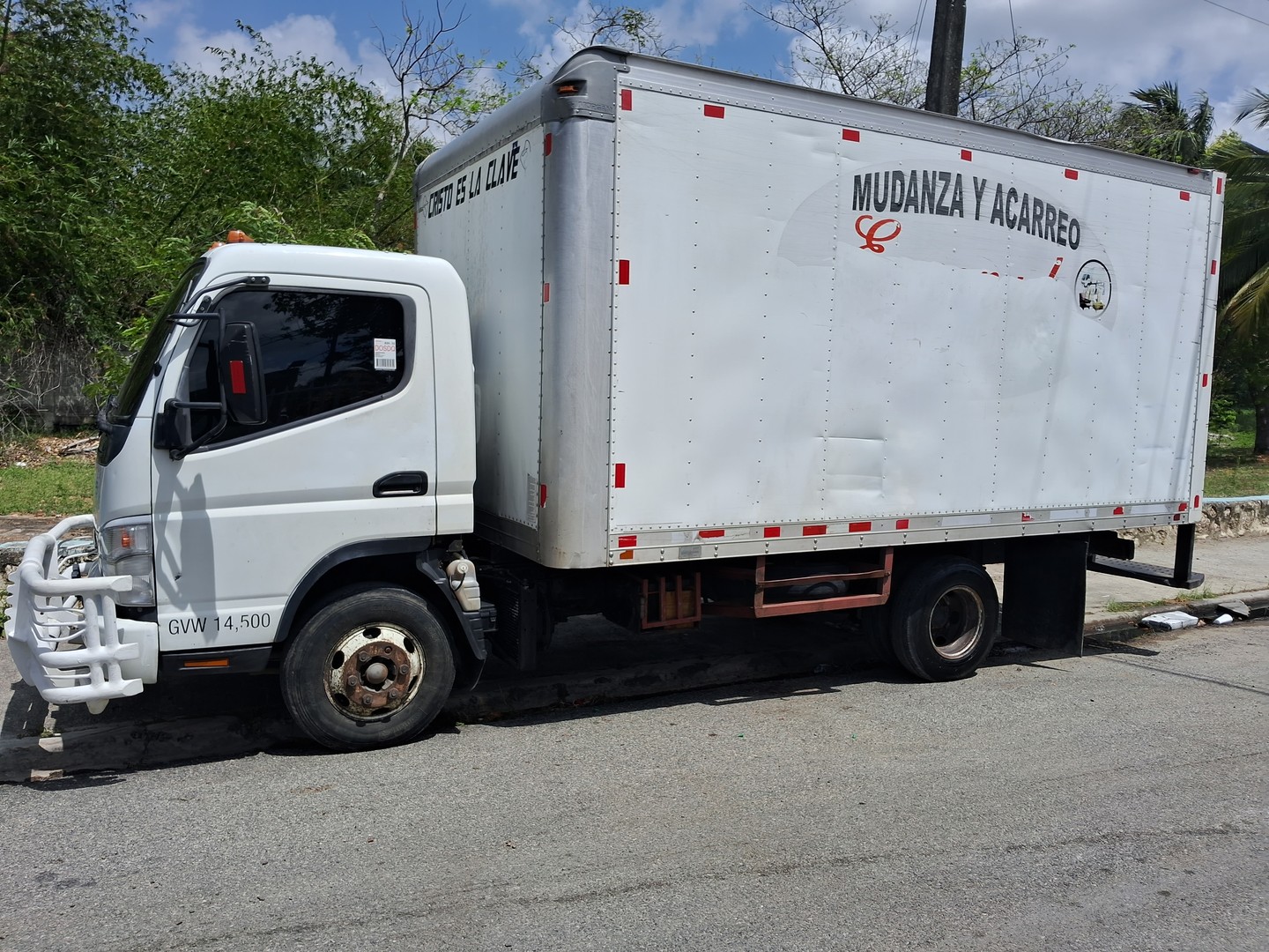 camiones y vehiculos pesados - Camión Mitsubishi Fuso modelo FE145 Año 2010 1