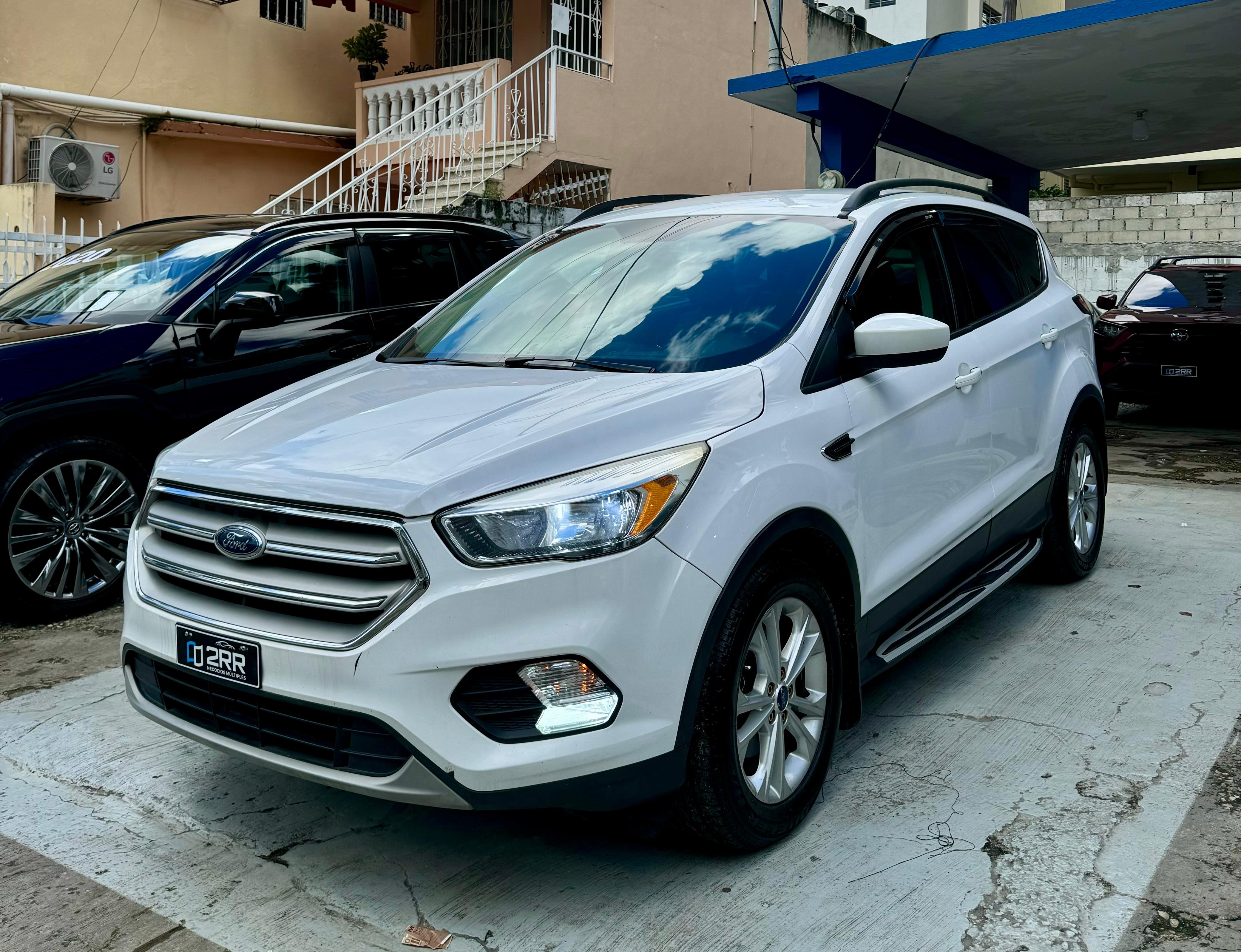 jeepetas y camionetas - Ford Escape SE Ecoboost 2018 4