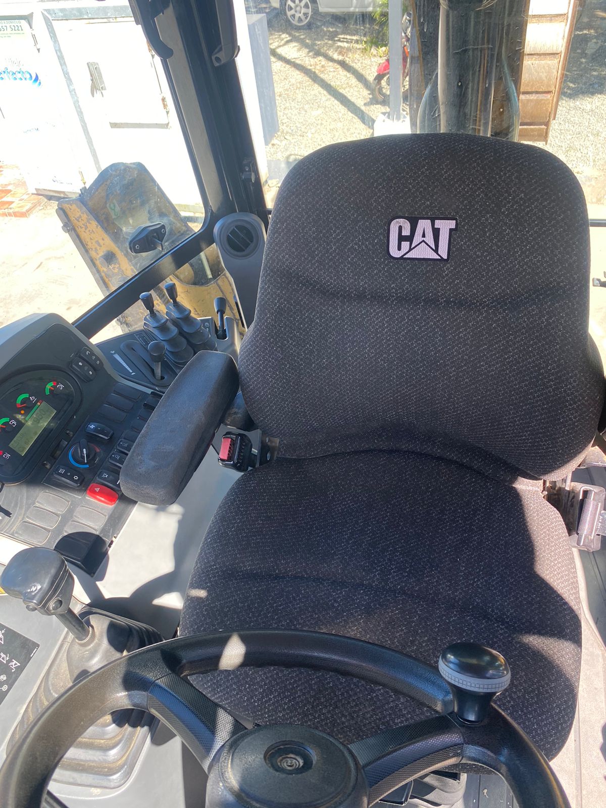 camiones y vehiculos pesados - Vendo Retroexcabadora Caterpillar 416F2 6