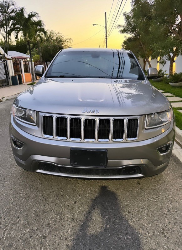 jeepetas y camionetas - Jeep grand cherokee laredo 2016 0