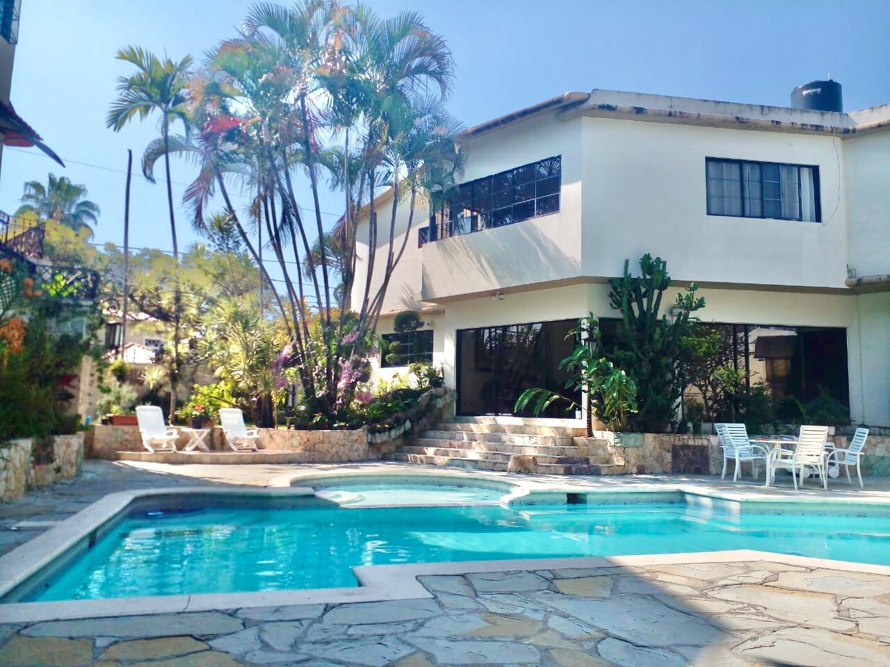 casas - Espaciosa Casa con Piscina en Arroyo Hondo, Santo Domingo 0