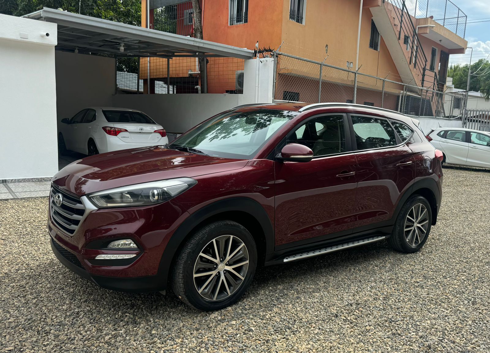 jeepetas y camionetas - Hyndai Tucson SEL-2018-4x2-1,125,000.00
financiamiento disponible negociable  2